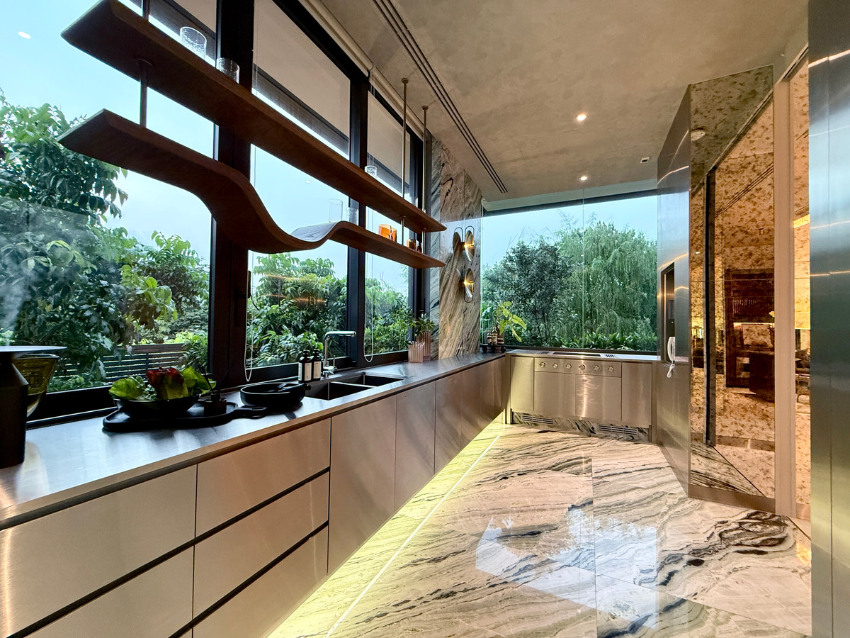 For SaleHouseBang Sue, Wong Sawang, Tao Pun : Very exclusive 3-story luxury house for sale, SONLE Residences Ratchadaphisek, Ultra Luxury Mansion in the heart of the city - only 5 exclusive homes from SC Asset, starting at 260 million baht.