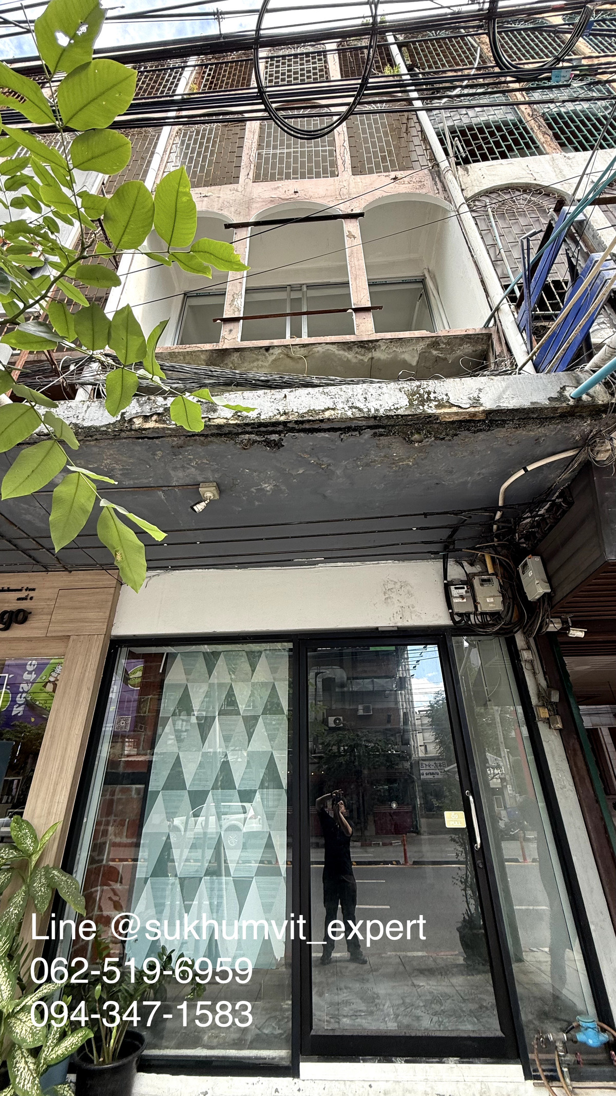 For RentShop HouseSukhumvit, Asoke, Thonglor : Commercial building for rent on Thonglor Road