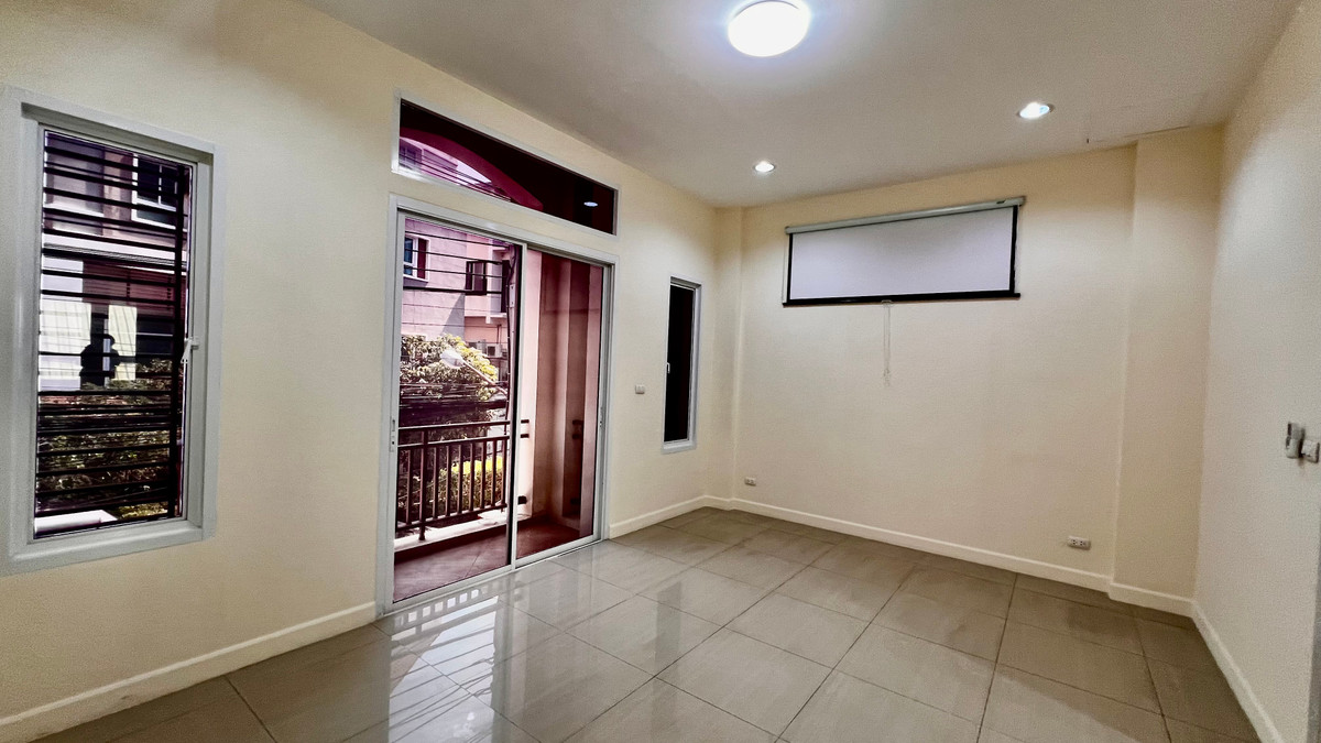 ขายทาวน์โฮมเกษตร นวมินทร์ ลาดปลาเค้า : ขาย ทาวน์โฮม 4 ชั้น Premium Place เอกมัย–รามอินทรา | ทำเลศักยภาพ ใกล้เลียบด่วน | เหมาะอยู่อาศัย–ทำออฟฟิศ–ลงทุนปล่อยเช่า