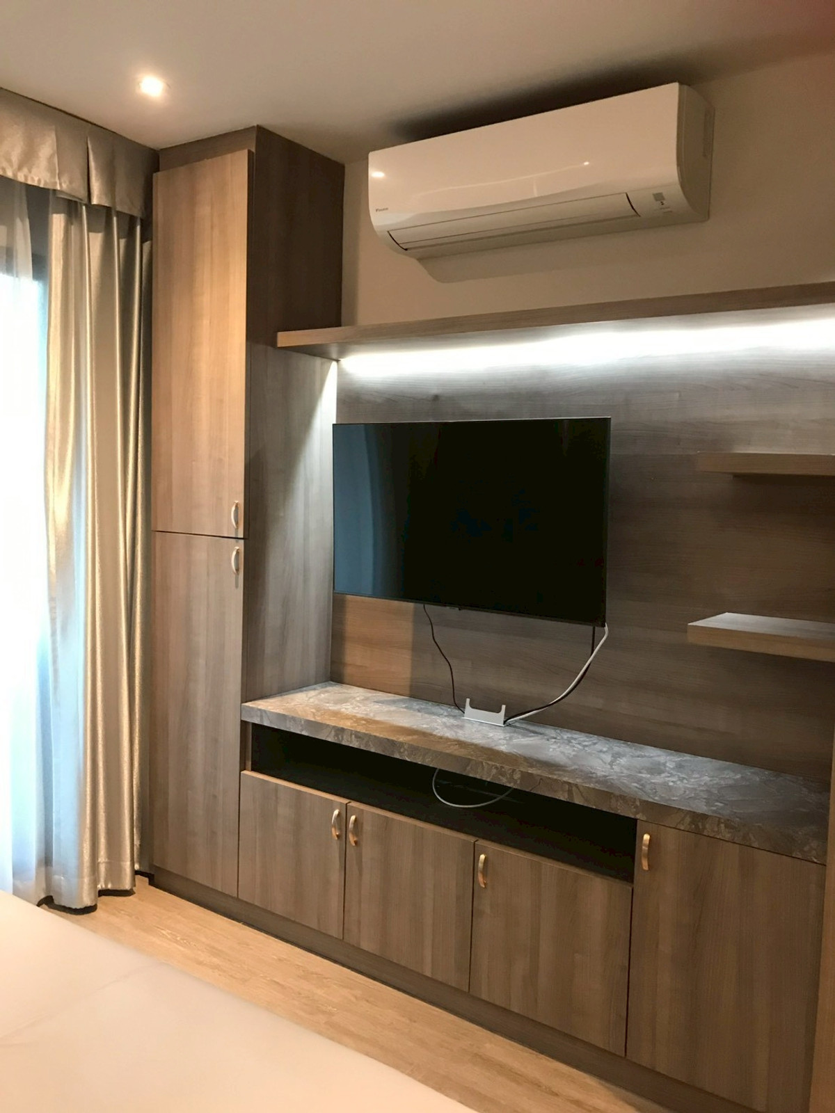 For RentCondoSukhumvit, Asoke, Thonglor : 💎 GT16189 | Condo Rhythm Ekkamai, convenient travel, near BTS, there is a shuttle, beautiful room, fully furnished, ready to move in!!