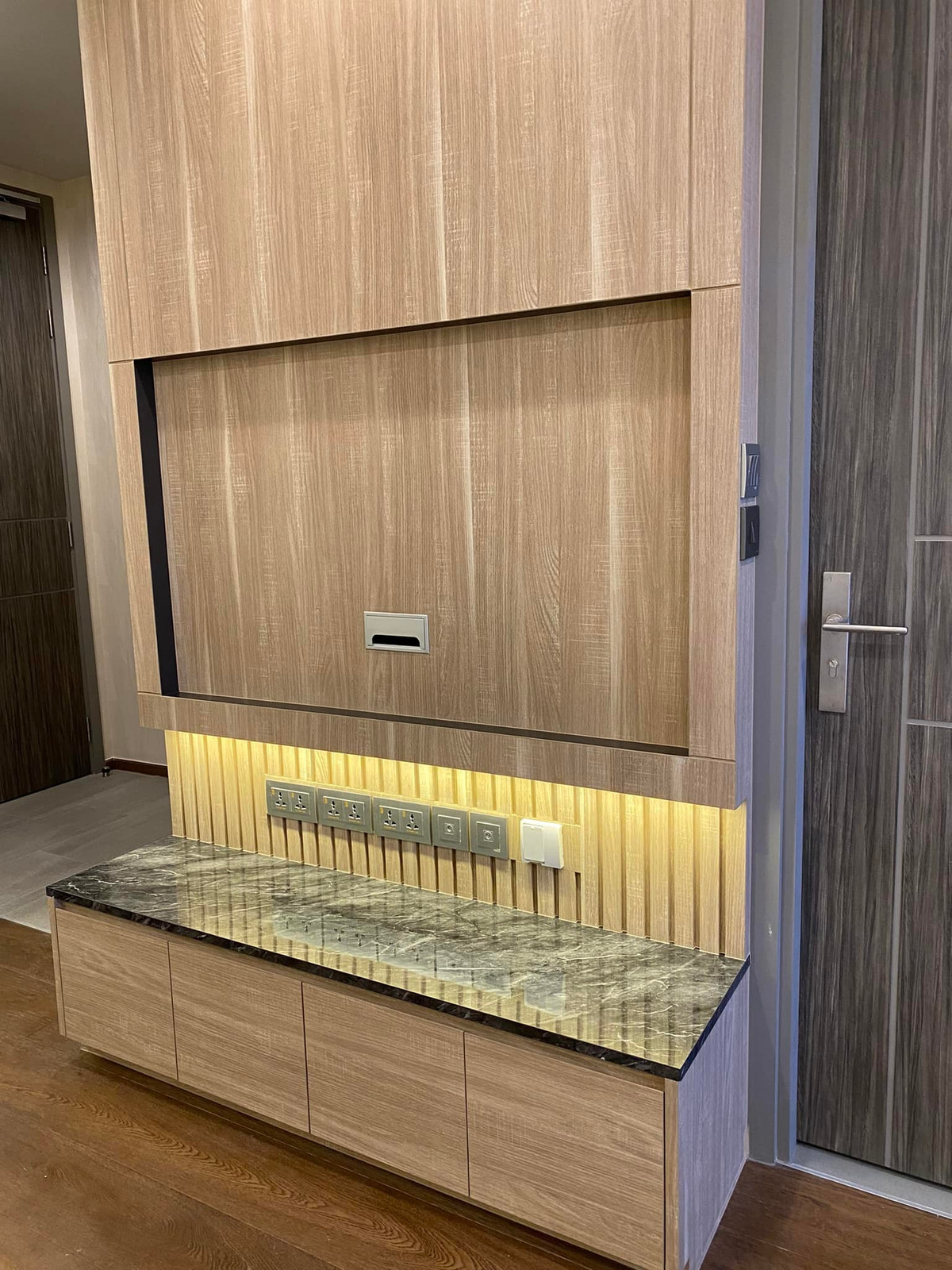 ให้เช่าคอนโดอารีย์ อนุสาวรีย์ : 💥DL-9318💥ว่าง ให้ เช่า  ไอดีโอ คิว วิคตอรี่ 👉แอดไลน์ @rentbkk 