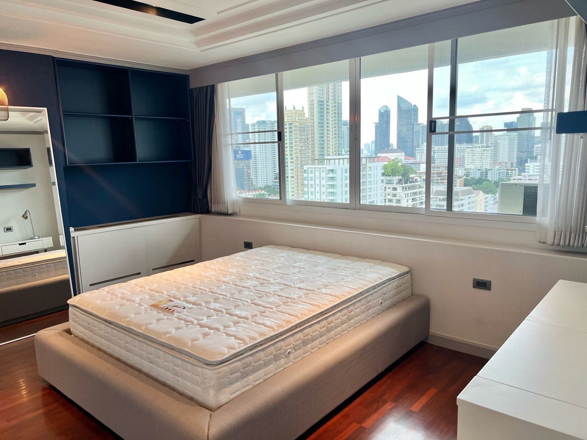 For SaleCondoSukhumvit, Asoke, Thonglor : Rare Spacious Unit in Phrom Phong DS Tower 1 Sukhumvit 33 205sqm 22MB
