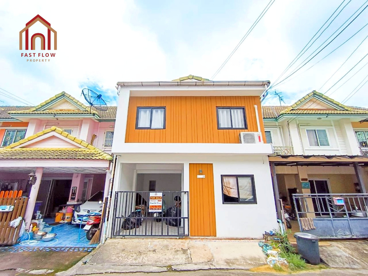 For SaleTownhomePathum Thani,Rangsit, Thammasat : Townhouse for sale at Pruksa 20 Lam Luk Ka, Khlong 2. Kitchen extension, garage extension, and living room extension. Excellent condition, ready to move in. Townhome in Lam Luk Ka 11/18 SU.