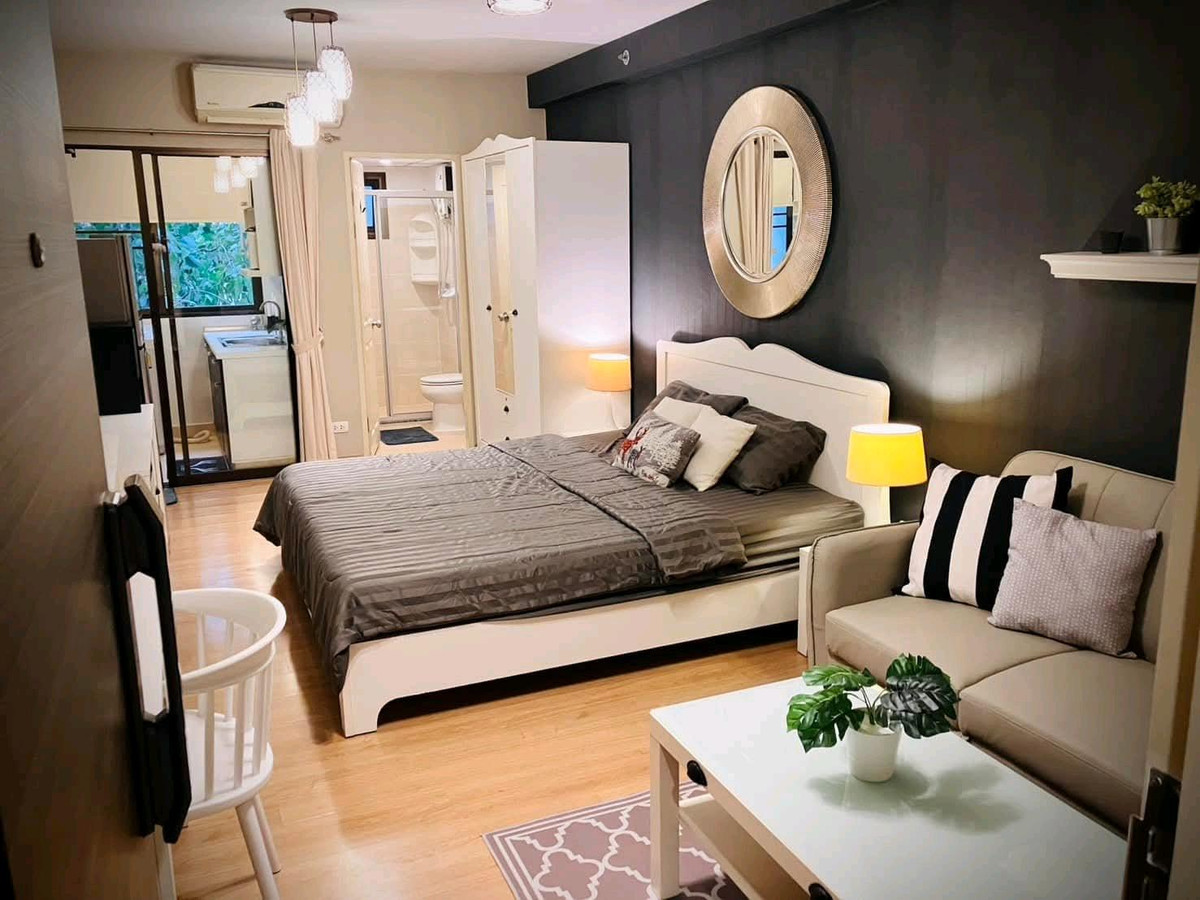 ให้เช่าคอนโดรามคำแหง หัวหมาก : 📍 คอนโดริมถนนใหญ่รามคำแหง — พร้อมอยู่แล้ว! ด้านในไม่เสียงดัง เงียบสงบ ใกล้ฟิตเนสและสระว่ายน้ำ