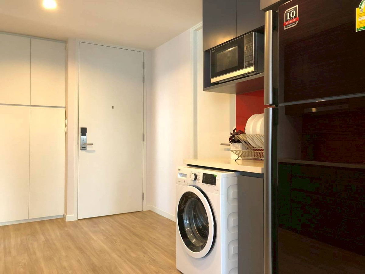 For SaleCondoSilom, Saladaeng, Bangrak : Sell ​​// Siamese Surawong 2bed2bath 74 Sqm 11.5 MB , Transfer fee is half each.