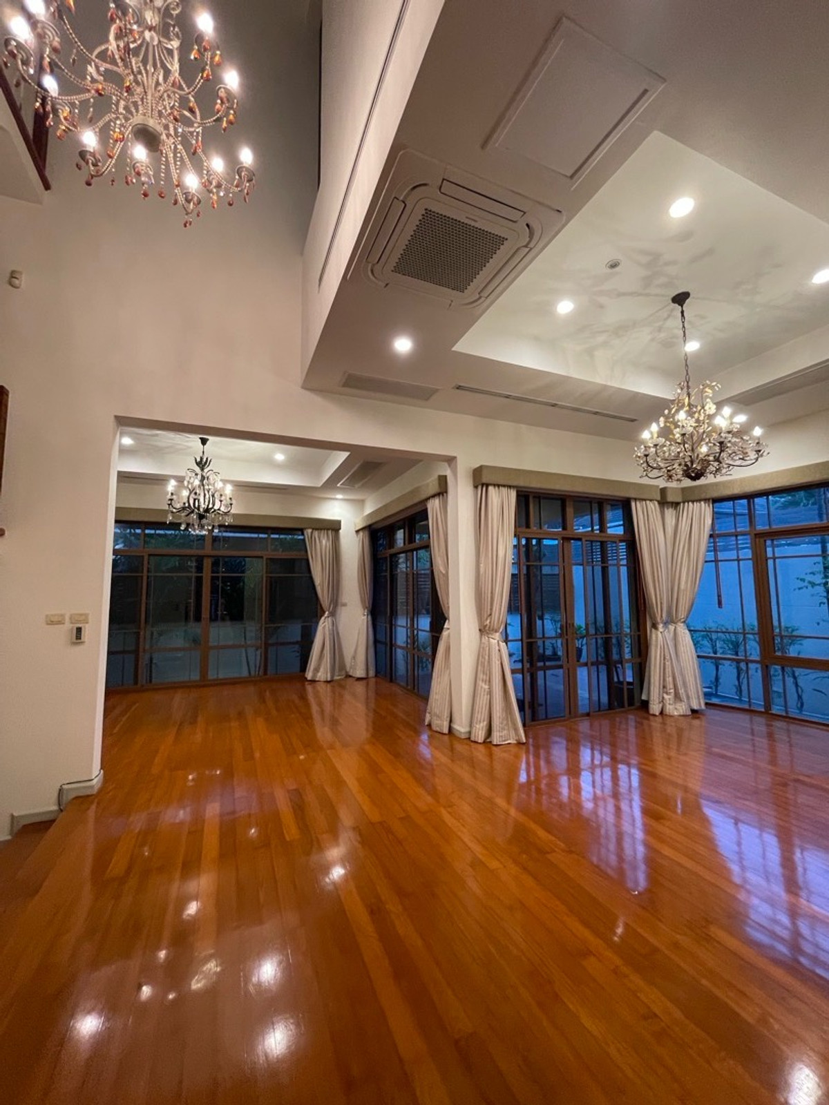 ให้เช่าบ้านอ่อนนุช อุดมสุข : Baan Sansiri Sukhumvit 67 Private swimming pool inside the house Prime Sukhumvit BTS Phra Khanong Station (Exit 1) @bhumdevelopment 