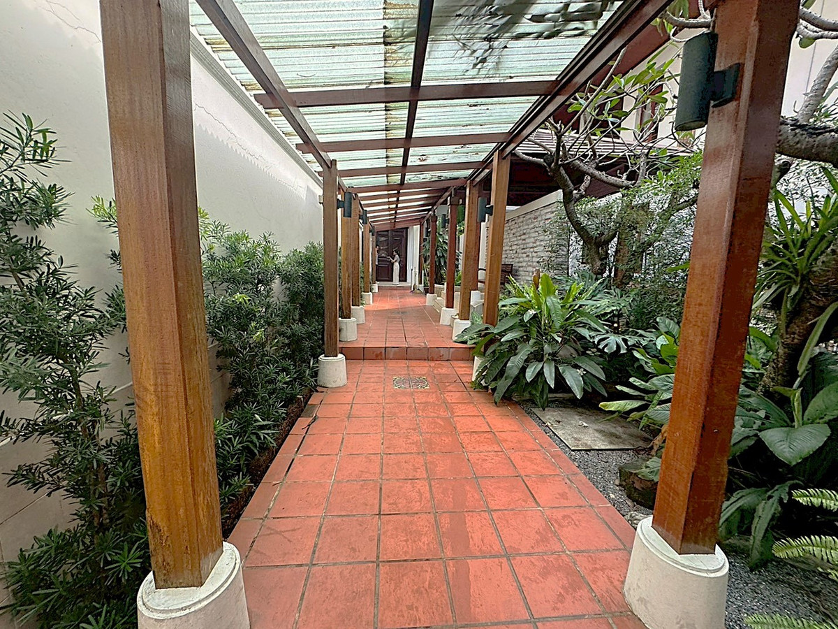 For RentHouseSukhumvit, Asoke, Thonglor : 🏡 Resort style detached house With private swimming pool, Ekkamai ** NO CO-AGENT **