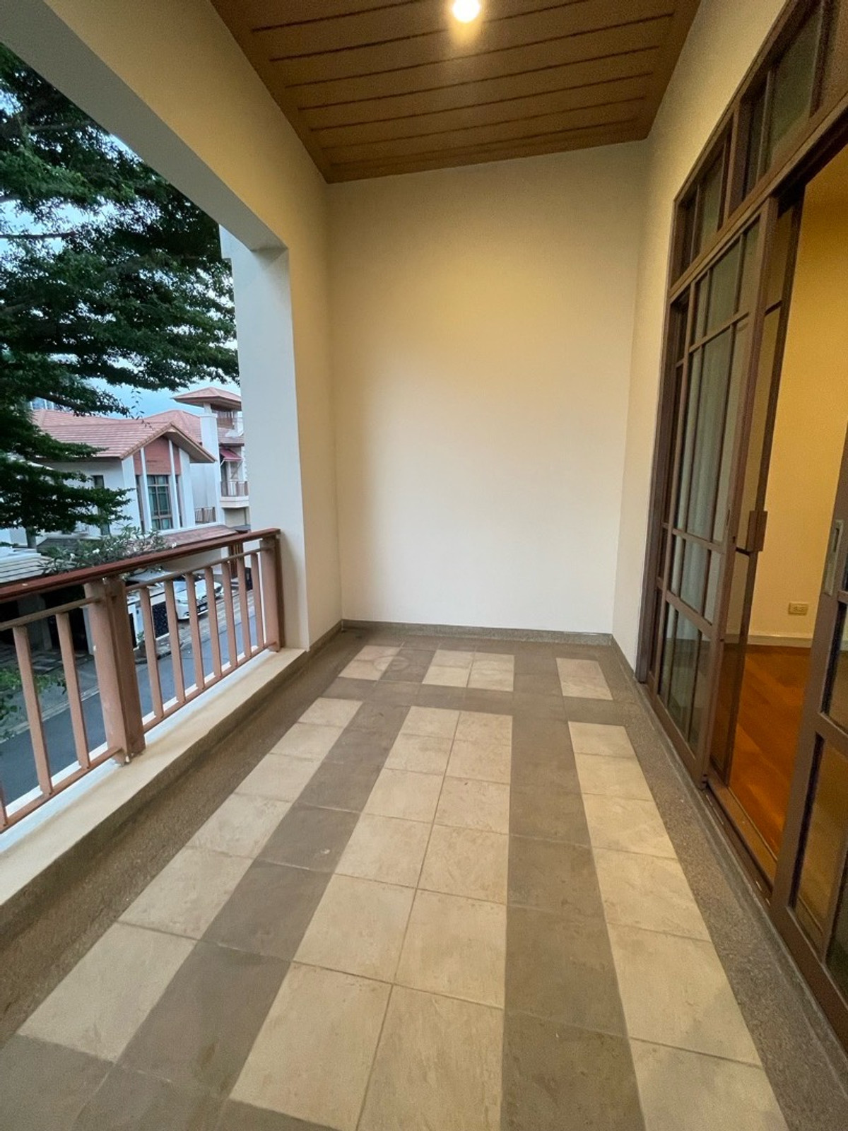 ให้เช่าบ้านอ่อนนุช อุดมสุข : Baan Sansiri Sukhumvit 67 Private swimming pool inside the house Prime Sukhumvit BTS Phra Khanong Station (Exit 1) @bhumdevelopment 