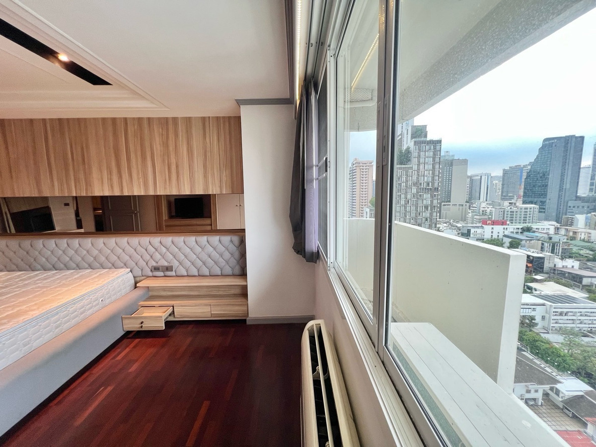 For SaleCondoSukhumvit, Asoke, Thonglor : Rare Spacious Unit in Phrom Phong DS Tower 1 Sukhumvit 33 205sqm 22MB