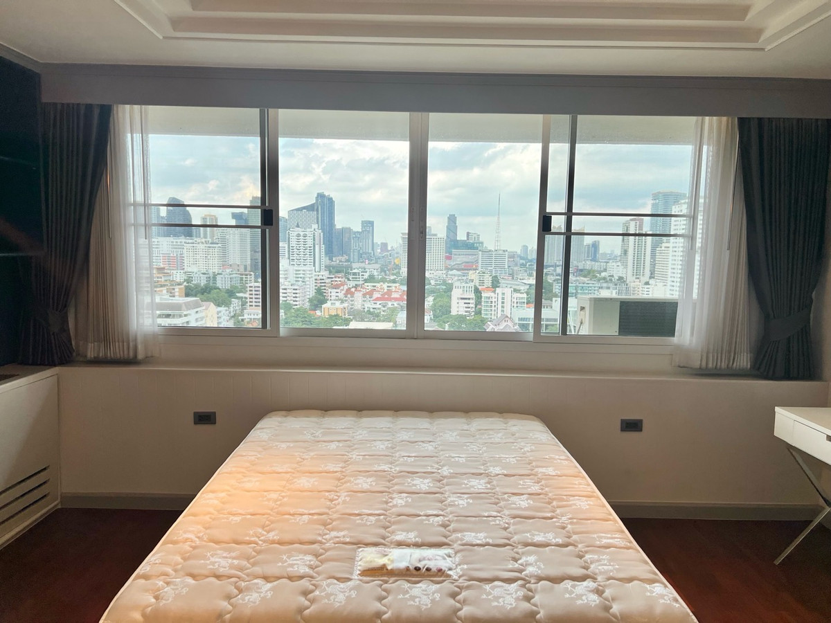 For SaleCondoSukhumvit, Asoke, Thonglor : Rare Spacious Unit in Phrom Phong DS Tower 1 Sukhumvit 33 205sqm 22MB
