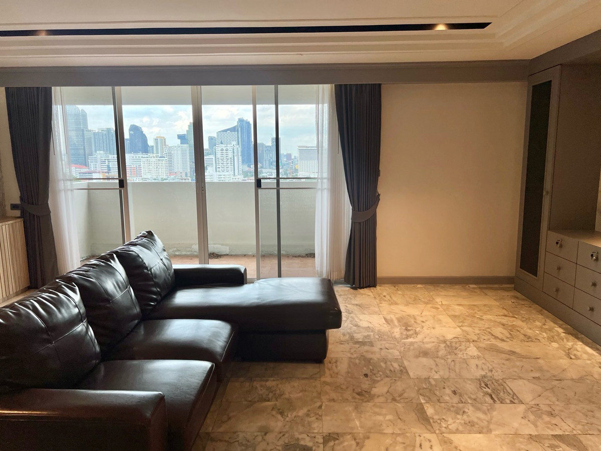 For SaleCondoSukhumvit, Asoke, Thonglor : Rare Spacious Unit in Phrom Phong DS Tower 1 Sukhumvit 33 205sqm 22MB