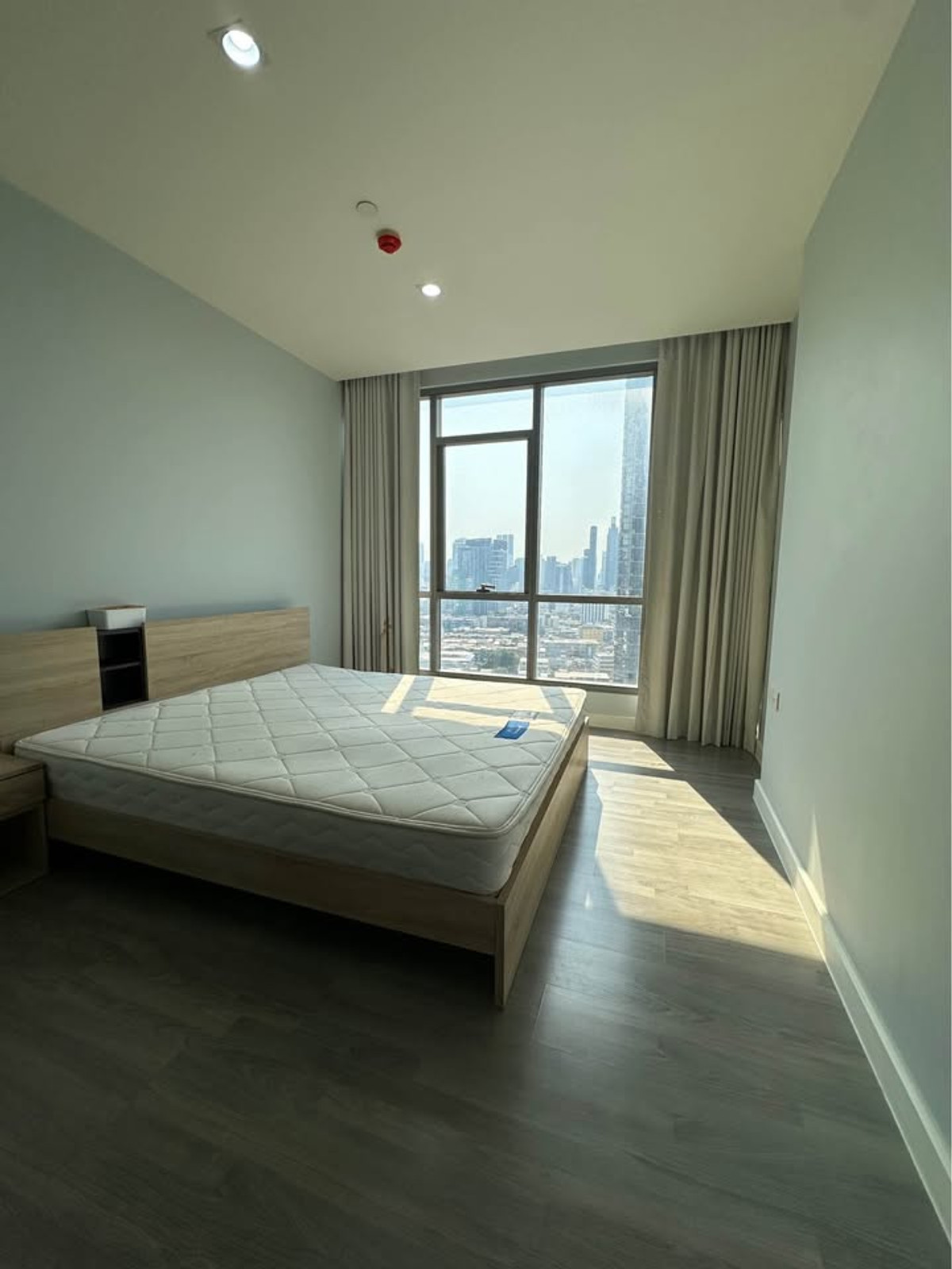 ให้เช่าคอนโดสยาม จุฬา สามย่าน : เช่า รหัส PR552 คอนโด The Room พระราม 4