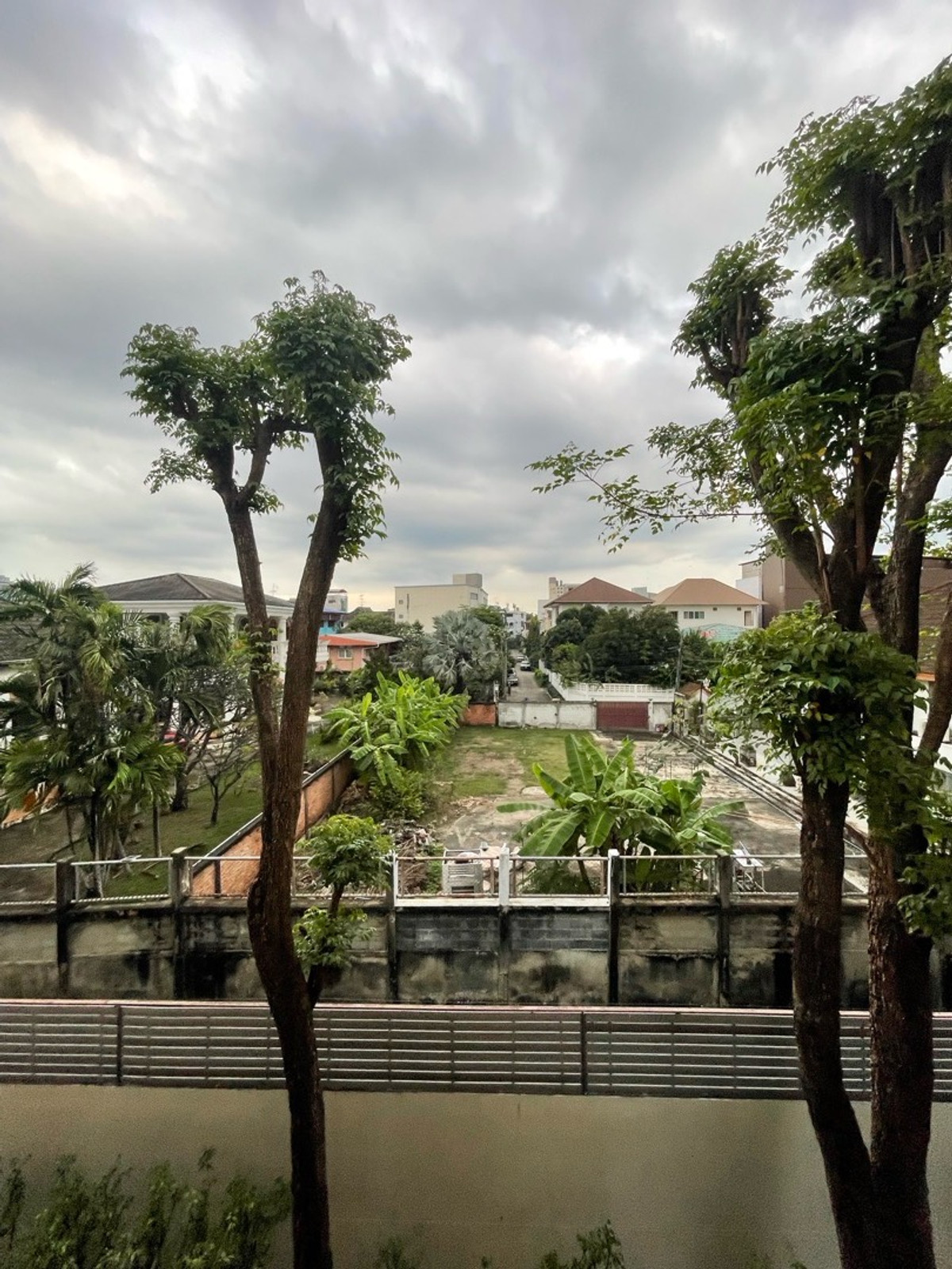 ให้เช่าบ้านอ่อนนุช อุดมสุข : Baan Sansiri Sukhumvit 67 Private swimming pool inside the house Prime Sukhumvit BTS Phra Khanong Station (Exit 1) @bhumdevelopment 