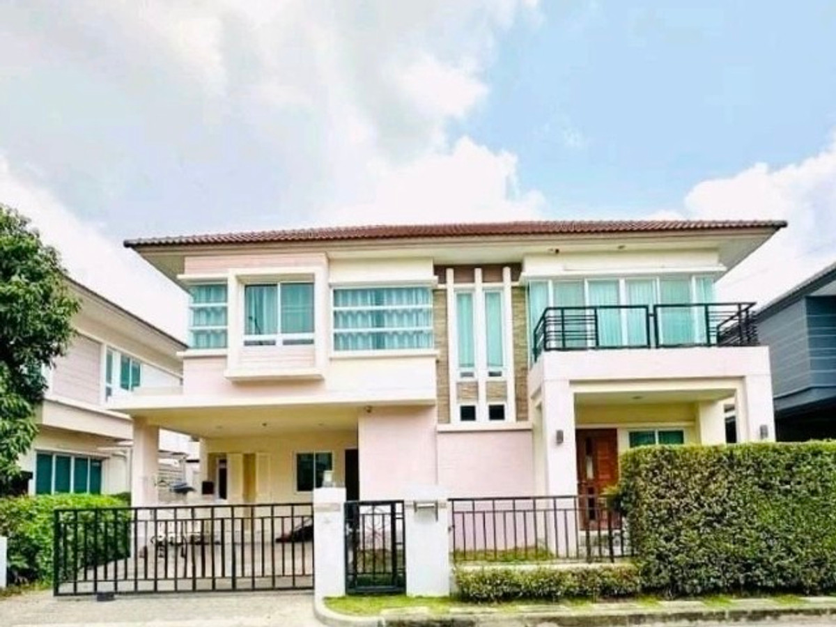 For RentHouseSamut Prakan,Samrong : Single house for rent, next to Theparak Road, Bangkok Boulevard, Theparak-Wongwaen, 60 sq m, 4 bedrooms, 4 bathrooms, 1 maid, 2 parking spaces, beautifully decorated, fully furnished, rent 50,000 baht/month, near the entrance to the Eastern Ring Expresswa
