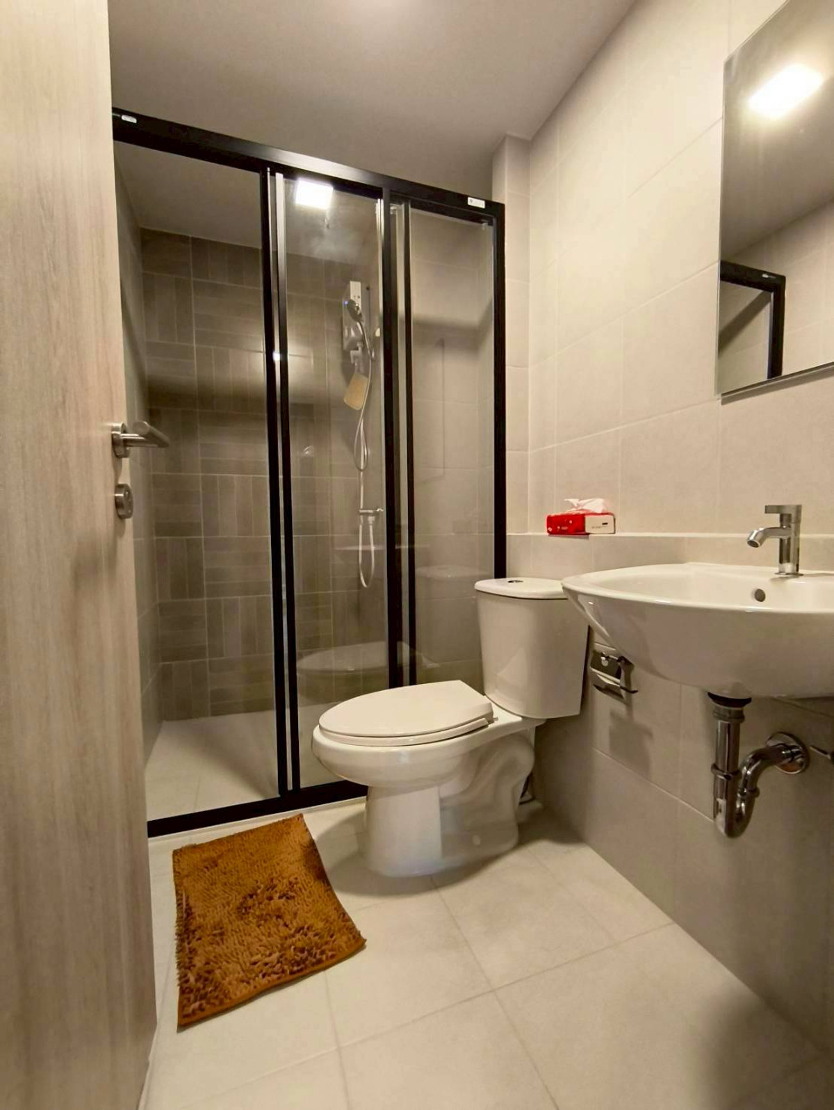 For RentCondoPattaya, Bangsaen, Chonburi : D Condo Sense 💎New room, fully furnished, 2nd floor, Building B 🎈Garden view, near Burapha University Easy to travel in just a few minutes. 🚗📱093-1681685/065-5639565 🆔 Line @wsrcondo