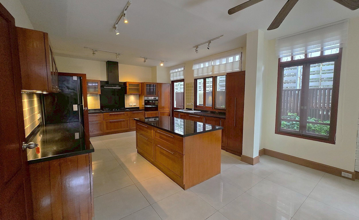 For RentHouseSukhumvit, Asoke, Thonglor : 🏡 Resort style detached house With private swimming pool, Ekkamai ** NO CO-AGENT **