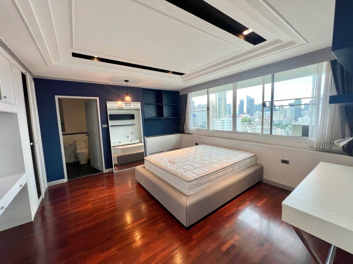 For SaleCondoSukhumvit, Asoke, Thonglor : Rare Spacious Unit in Phrom Phong DS Tower 1 Sukhumvit 33 205sqm 22MB