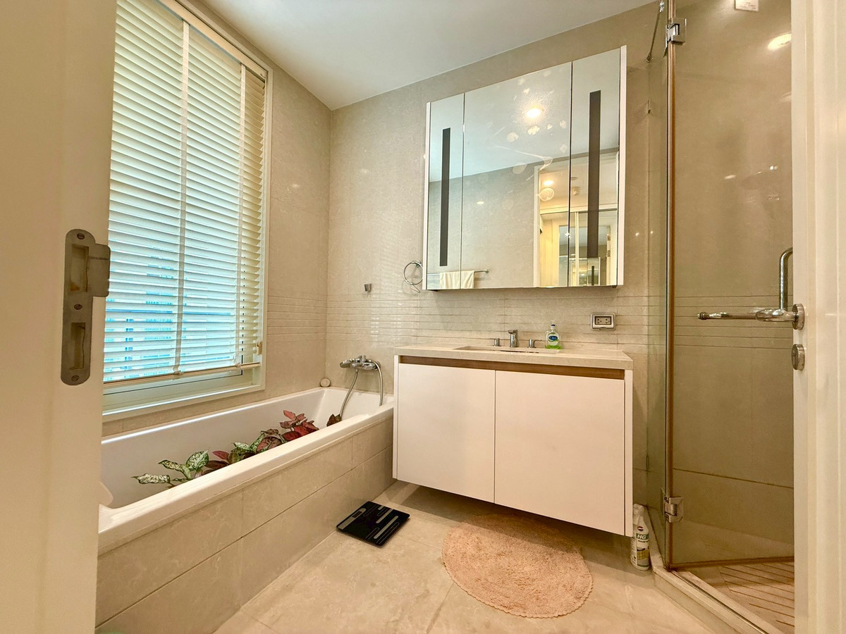 ขายคอนโดวิทยุ ชิดลม หลังสวน : ขาย คอนโดหรู ใจกลางหลังสวน | Q Langsuan ชั้น 25 คอนโด Freehold ทำเล Prime CBD ของกรุงเทพฯ