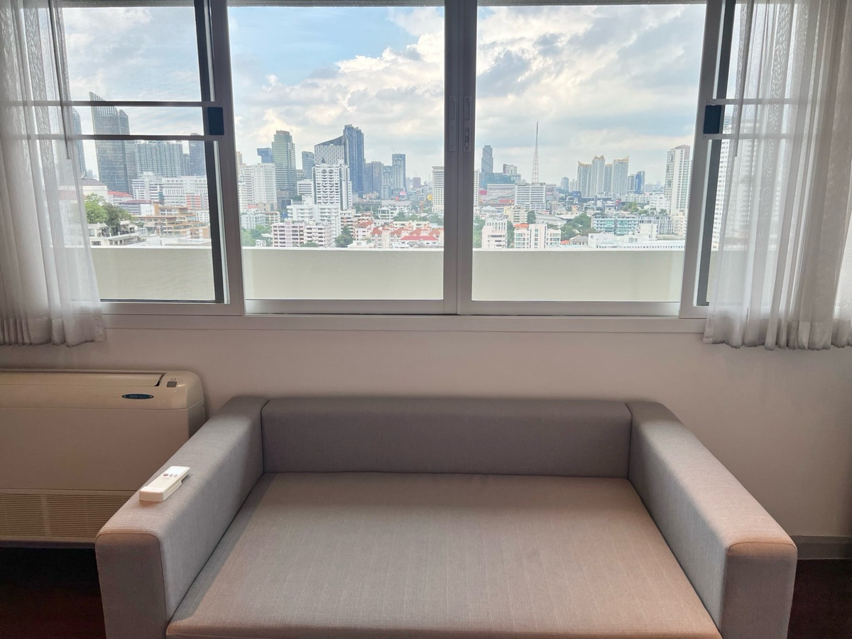 For SaleCondoSukhumvit, Asoke, Thonglor : Rare Spacious Unit in Phrom Phong DS Tower 1 Sukhumvit 33 205sqm 22MB