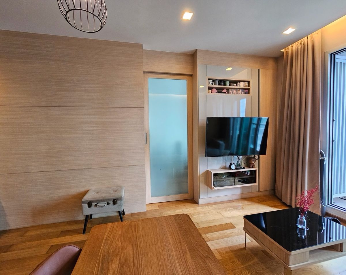 For SaleCondoRama9, Petchburi, RCA : ⚡️Hot Price, cheapest in the building⚡️The address asoke 🔥 45 Sqm 1B1B cheapest in the market 💎 Putter 0928895628 🔥