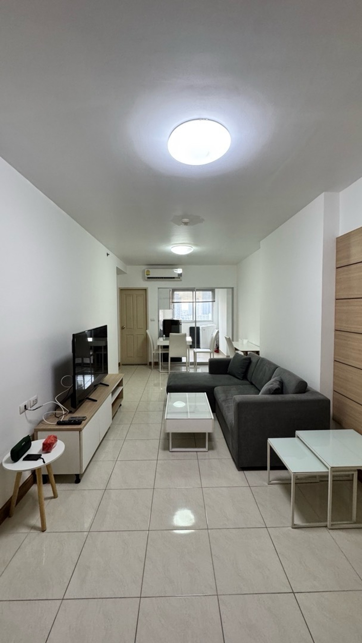 CondoRama9, Petchburi, RCA : Condo in the middle of Thonglor-Ekkamai, convenient travel, spacious room, cheap price.