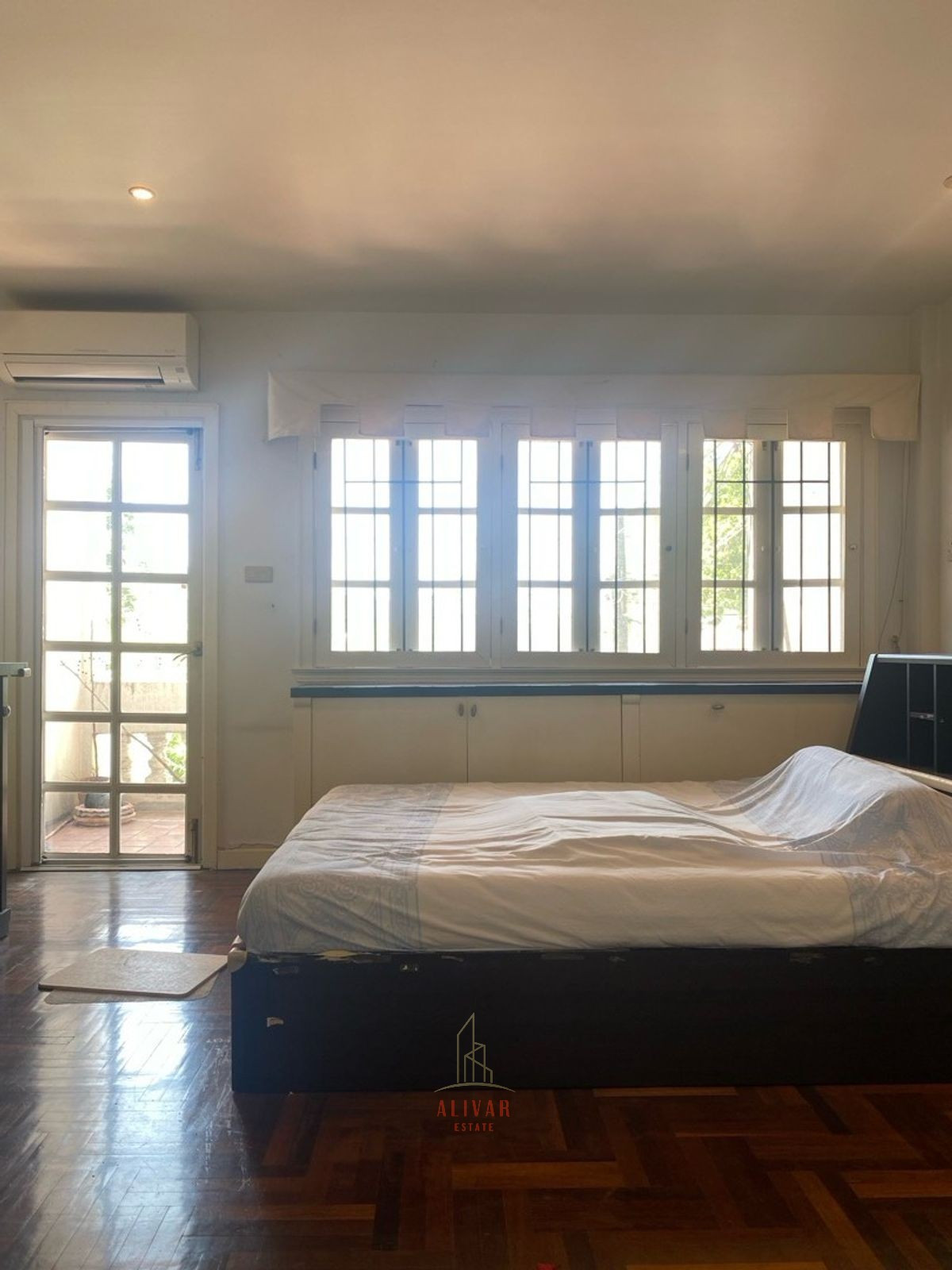 For RentTownhomeRatchadapisek, Huaikwang, Suttisan : RH102625 Townhouse, 3 floors, 4 bedrooms, fully furnished for rent at Rachadapisek, near BTS Ratchayothin