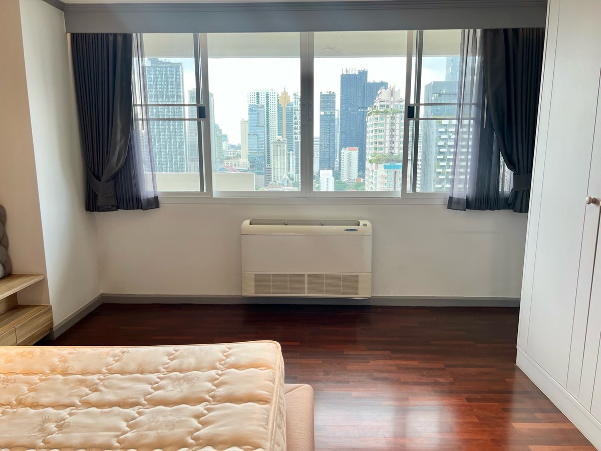 For SaleCondoSukhumvit, Asoke, Thonglor : Rare Spacious Unit in Phrom Phong DS Tower 1 Sukhumvit 33 205sqm 22MB