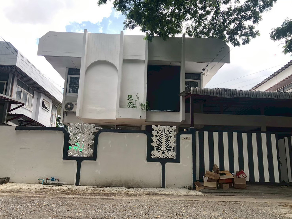 ให้เช่าบ้านรัชดา ห้วยขวาง : ให้เช่าบ้านเดี่ยว 2 ชั้น ถนนรัชดา19 แอร์เฟอร์นิเจอร์บางส่วน มี 3ห้องนอน2ห้องน้ำ1ห้องทำงาน ราคาเช่าเดือนละ25,000บาท