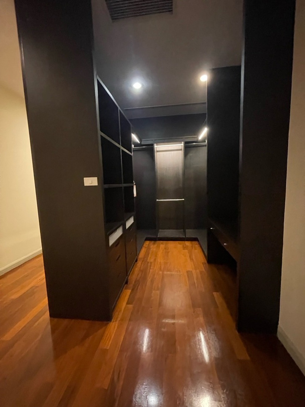 ให้เช่าบ้านอ่อนนุช อุดมสุข : Baan Sansiri Sukhumvit 67 Private swimming pool inside the house Prime Sukhumvit BTS Phra Khanong Station (Exit 1) @bhumdevelopment 