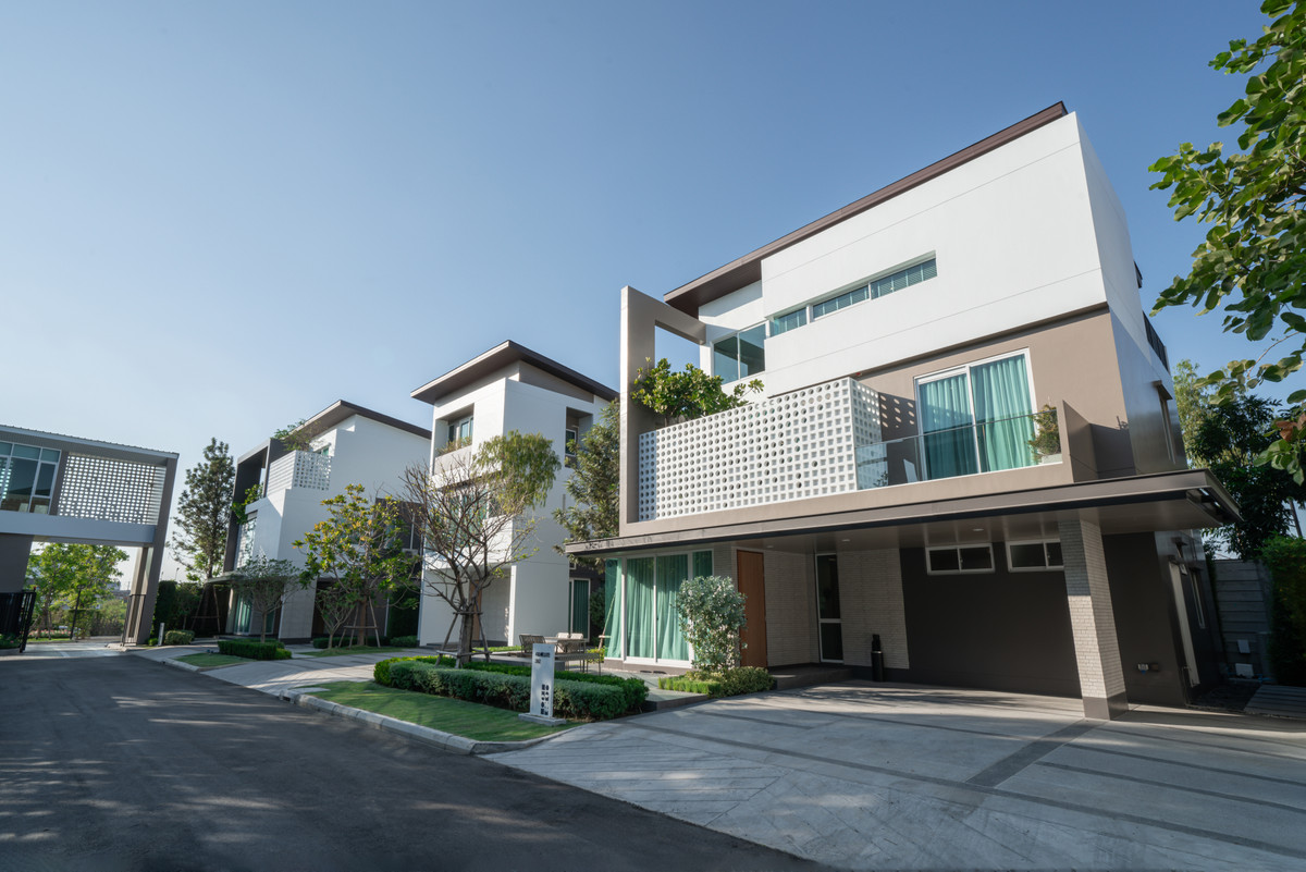 For SaleHouseSamut Prakan,Samrong : Nirvana ABSOLUTE Bangna Contact: 0828944624, HP0373