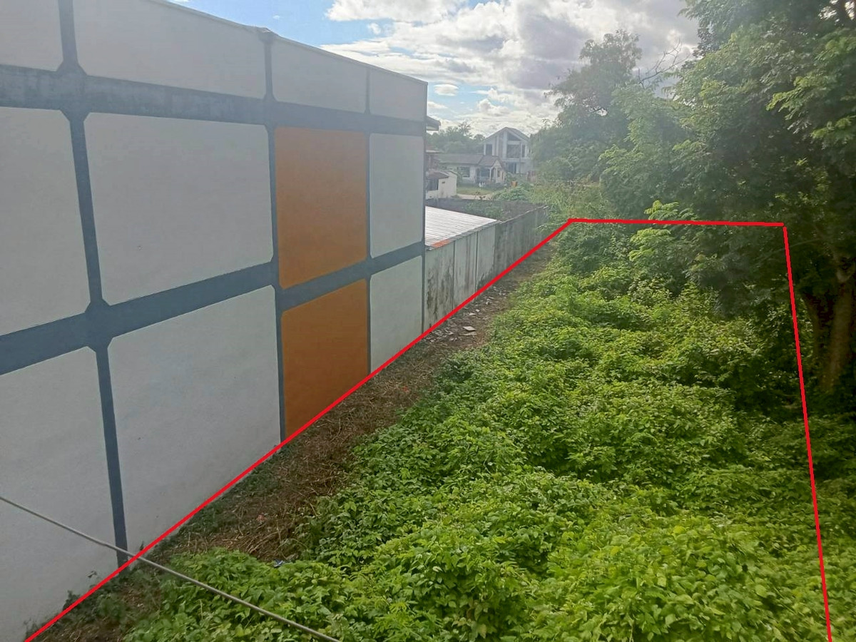 ขายที่ดินอุดรธานี : ที่ดินติดถนนมิตรภาพ ใกล้แยกอำเภอกุมภวาปี พื้นที่ 79 ตร.ว. ทำเลทองสายหลัก รถผ่านตลอดวัน เหมาะทำร้านค้า,  หรือสำนักงาน เดินทางสะดวก ใกล้ตลาดและชุมชน