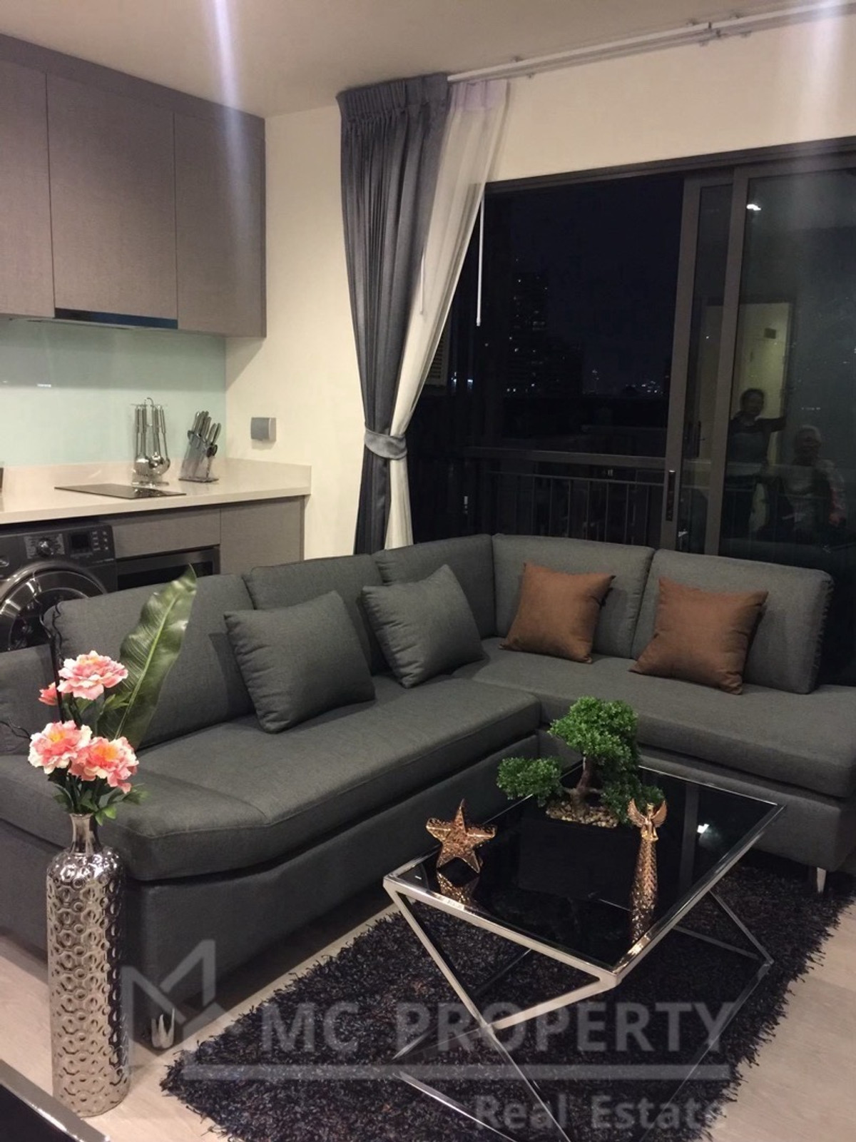 For RentCondoSukhumvit, Asoke, Thonglor : rhythm sukhumvit 36-38 1 bedroom 43sqm for rent only 25,000 please contact 0816878954