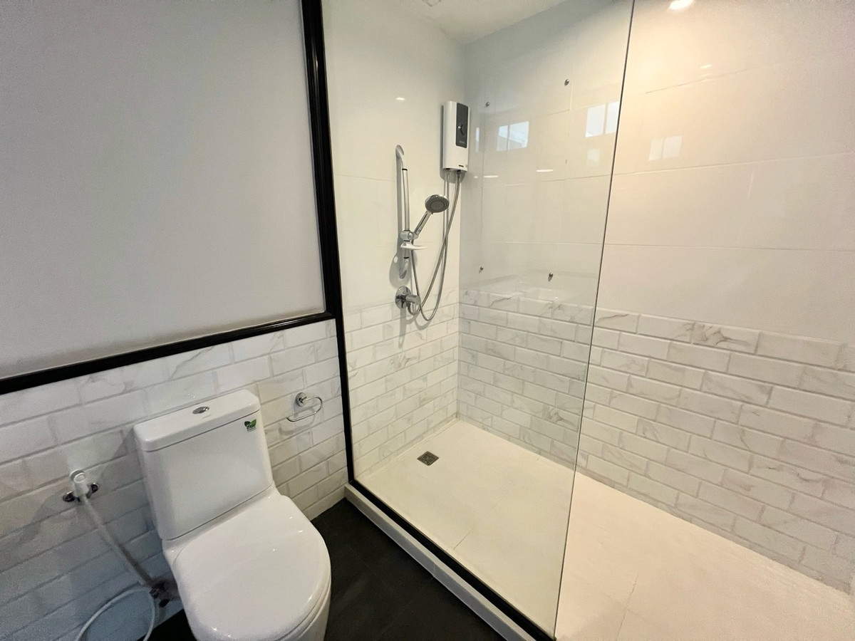 For SaleCondoSukhumvit, Asoke, Thonglor : Rare Spacious Unit in Phrom Phong DS Tower 1 Sukhumvit 33 205sqm 22MB