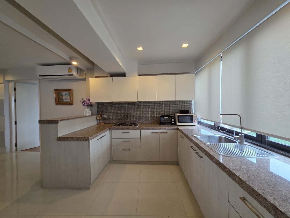 คอนโดพัทยา บางแสน ชลบุรี สัตหีบ : ขายคอนโด ซันไชน์ บีช คอนโดเทล นาจอมเทียน พัทยา Area 188 sqm.3 bedrooms, 3 bathrooms + Maid room. ชั้น 21th floor 