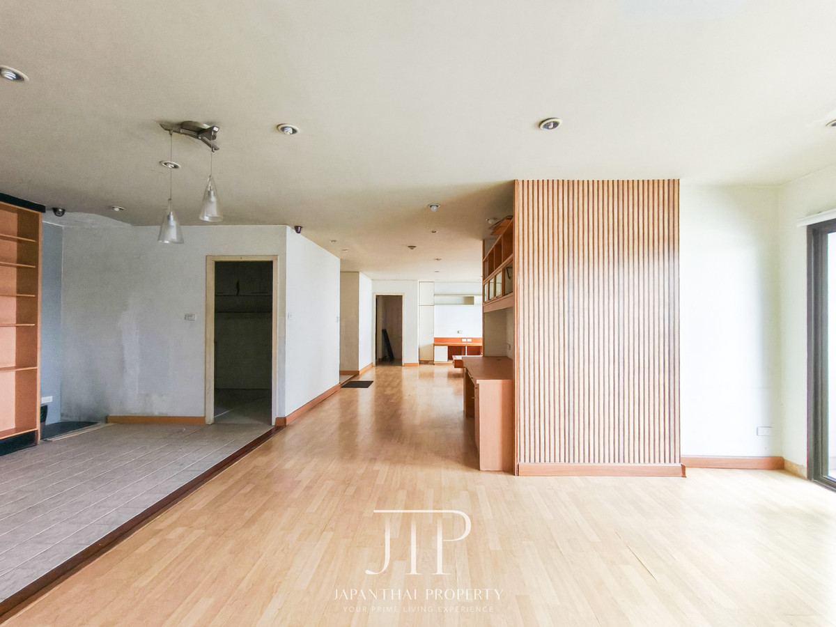 ขายคอนโดสุขุมวิท อโศก ทองหล่อ : *อารีย์เพลส สุขุมวิท 26* 173ตร.ม ห้องนั่งเล่นขนาดใหญ่ 3ห้องนอน 3ห้องน้ำ ขายเพียง 14.5ล้านบาทเท่านั้น!