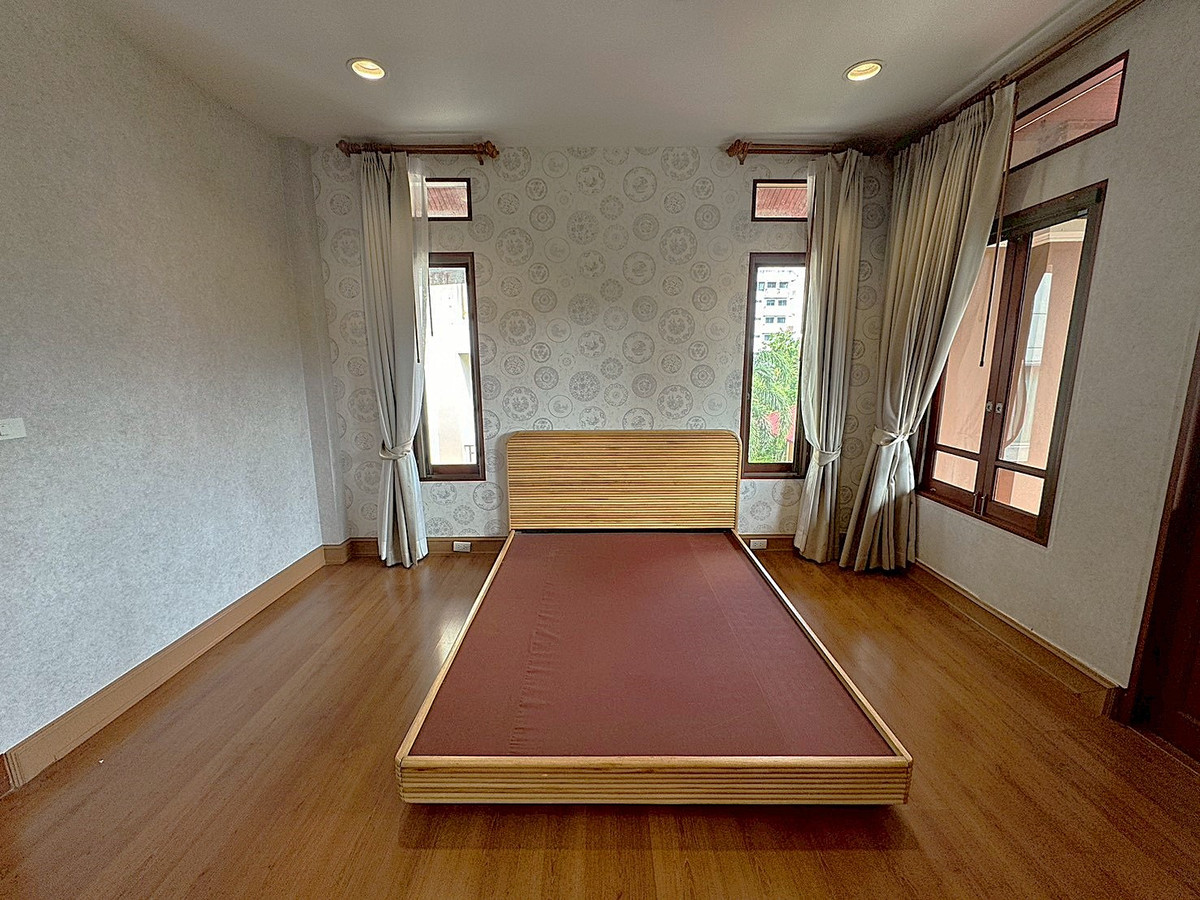 For RentHouseSukhumvit, Asoke, Thonglor : 🏡 Resort style detached house With private swimming pool, Ekkamai ** NO CO-AGENT **