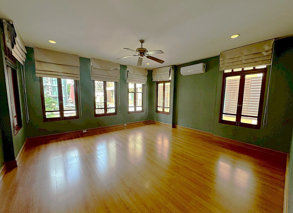 For RentHouseSukhumvit, Asoke, Thonglor : 🏡 Resort style detached house With private swimming pool, Ekkamai ** NO CO-AGENT **