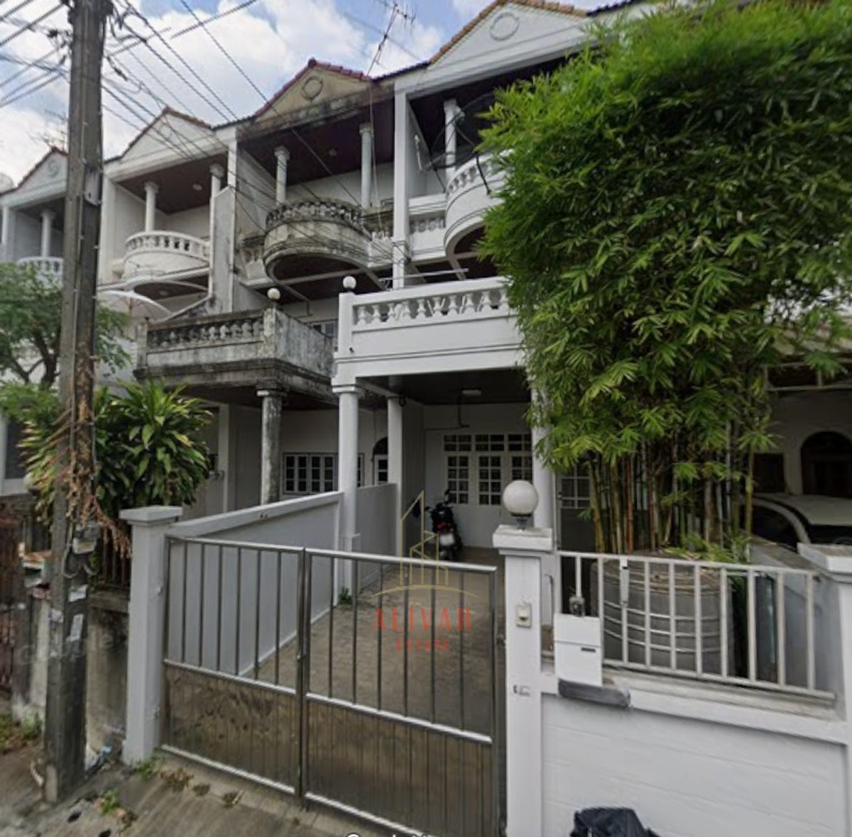 ให้เช่าทาวน์โฮมรัชดา ห้วยขวาง : RH102625 Townhouse 3 floors 4 bedrooms for rent, fully furnished at Rachadapisek near BTS Ratchayothin