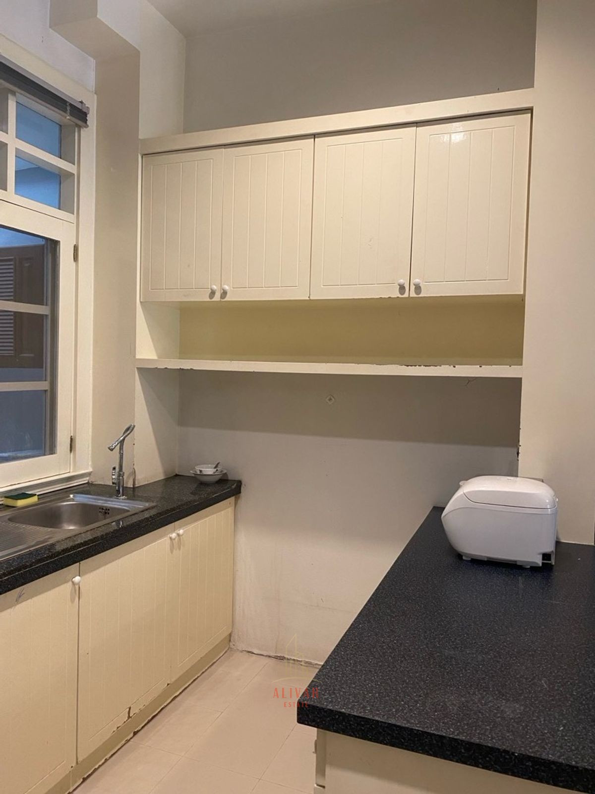 For RentTownhomeRatchadapisek, Huaikwang, Suttisan : RH102625 Townhouse, 3 floors, 4 bedrooms, fully furnished for rent at Rachadapisek, near BTS Ratchayothin