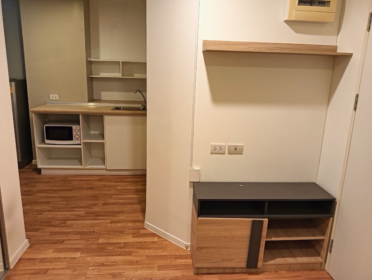 For RentCondoBang kae, Phetkasem : Condo for rent, Lumpini Ville Ratchaphruek-Bang Waek, 26 sq m, 6,500 baht/month.