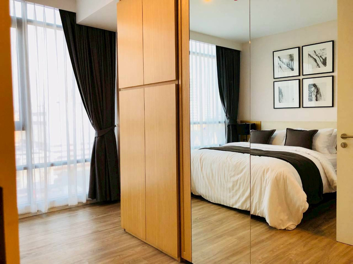 For SaleCondoSilom, Saladaeng, Bangrak : Sell ​​// Siamese Surawong 2bed2bath 74 Sqm 11.5 MB , Transfer fee is half each.