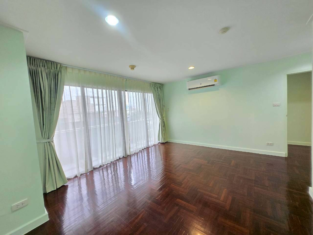 ขายคอนโดสุขุมวิท อโศก ทองหล่อ : 🔥ขายถูกคอนโด Richmond Palace 🔥ห้องมุม  รีโนเวทใหม่  143.82 ตร.ม. 3 นอน 3 น้ำ*ห้องแม่บ้าน