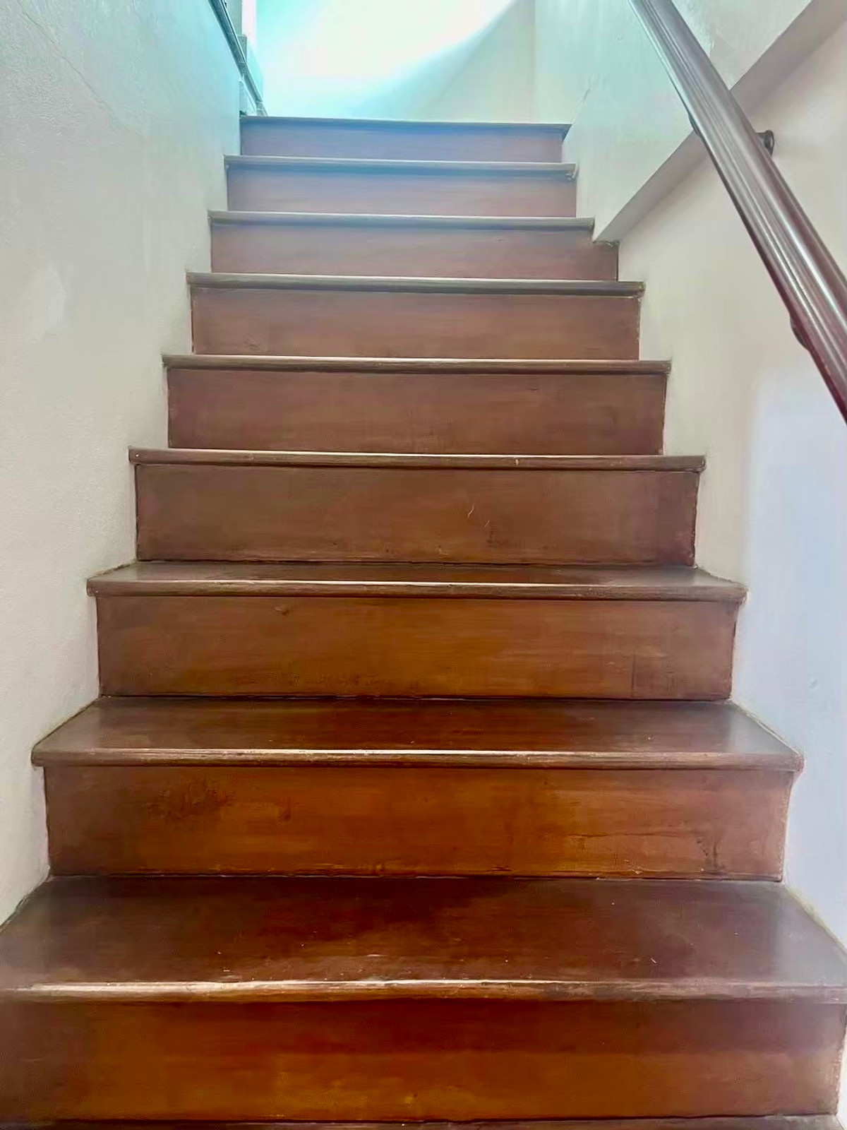 ขายบ้านลาดพร้าว เซ็นทรัลลาดพร้าว : บ้านเดี่ยว 2 ชั้น บนทำเลทองใจกลางกรุงเทพฯ ตั้งอยู่ในซอยวิภาวดีรังสิต แขวงจอมพล เขตจตุจักร เดินทางสะดวก เข้า–ออกได้หลายเส้นทาง ทั้งวิภาวดีรังสิต, พหลโยธิน และลาดพร้าว เหมาะสำหรับอยู่อาศัย ทำโฮมออฟฟิศ หรือซื้อลงทุนในอนาคต