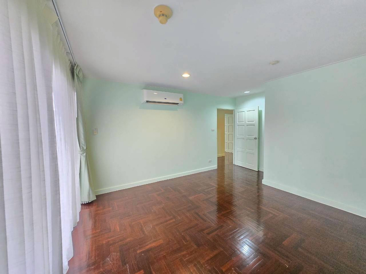 ขายคอนโดสุขุมวิท อโศก ทองหล่อ : 🔥ขายถูกคอนโด Richmond Palace 🔥ห้องมุม  รีโนเวทใหม่  143.82 ตร.ม. 3 นอน 3 น้ำ*ห้องแม่บ้าน