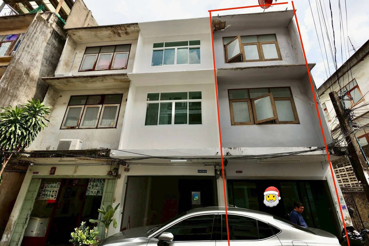 ให้เช่าอาคารพาณิชย์สาทร นราธิวาส : 🏡✨ ให้เช่าทาวน์เฮ้าส์ 4 ชั้น พร้อมดาดฟ้า รีโนเวทใหม่ทั้งหลัง ซอย สาทร 11 แยก 3 2–4 ห้องนอนได้ 3 ห้องน้ำ ทำเลใจกลางเมือง เดินถึง BTS เซนต์หลุยส์ เพียง 600 เมตร! 💰 ค่าเช่าเพียง 40,000 บาท/เดือน