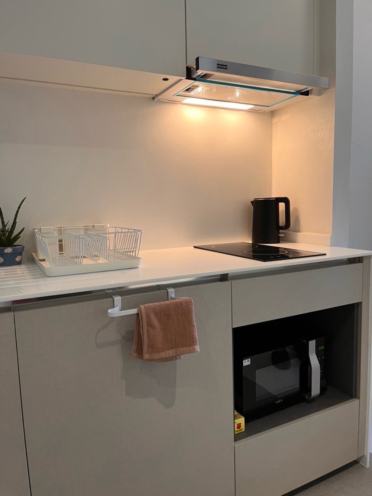 For RentCondoHuahin, Prachuap Khiri Khan, Pran Buri : For rent: Veranda Residence Hua-Hin Khao Takiab.