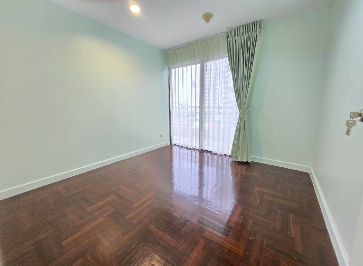 ขายคอนโดสุขุมวิท อโศก ทองหล่อ : 🔥ขายถูกคอนโด Richmond Palace 🔥ห้องมุม  รีโนเวทใหม่  143.82 ตร.ม. 3 นอน 3 น้ำ*ห้องแม่บ้าน