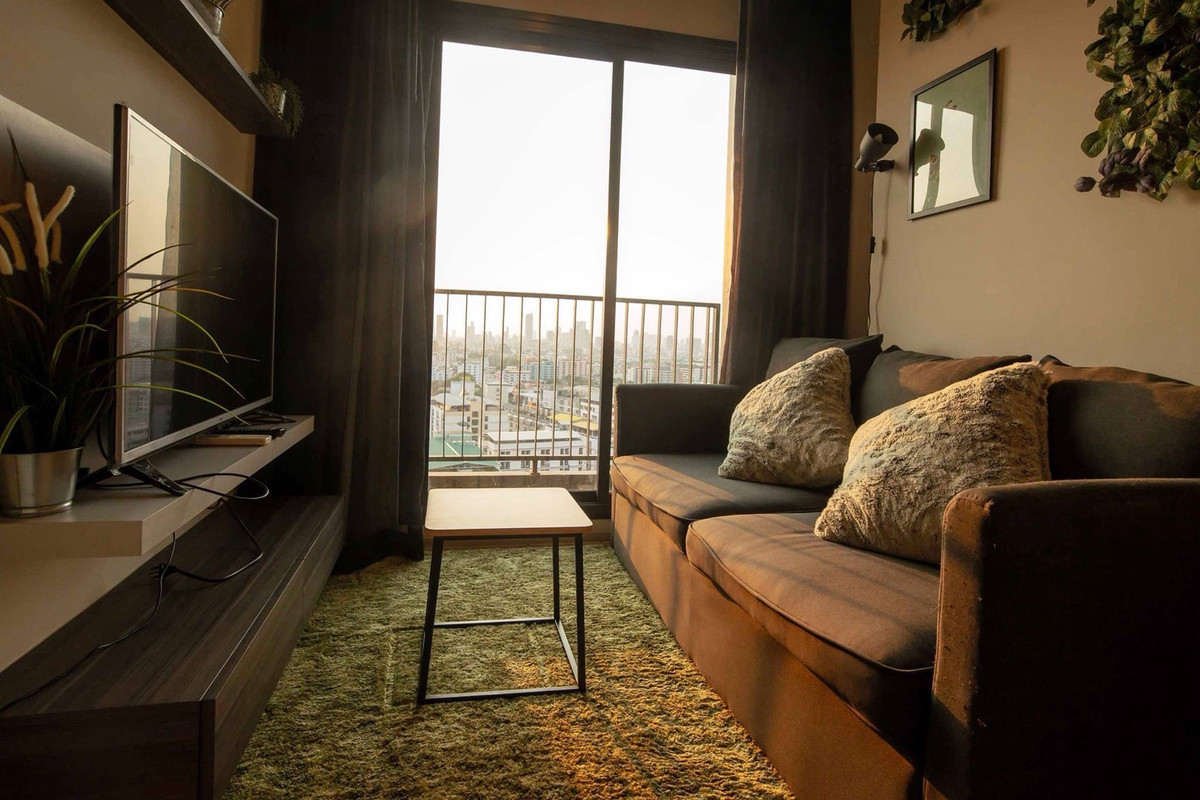 ให้เช่าคอนโดรัชดา ห้วยขวาง : ⭐️ Centric Huai Khwang Station ⭐️ 1 ห้องนอน 1 ห้องน้ำ เฟอร์นิเจอร์และเครื่องใช้ไฟฟ้าครบ พร้อมเข้าอยู่
