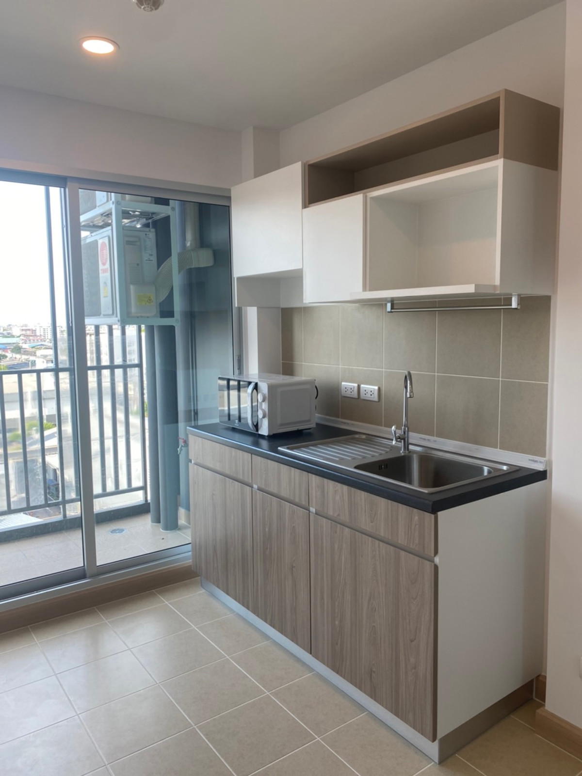 For RentCondoSamut Prakan,Samrong : Condo for rent Supalai Veranda Sukhumvit 117 35 sq m.