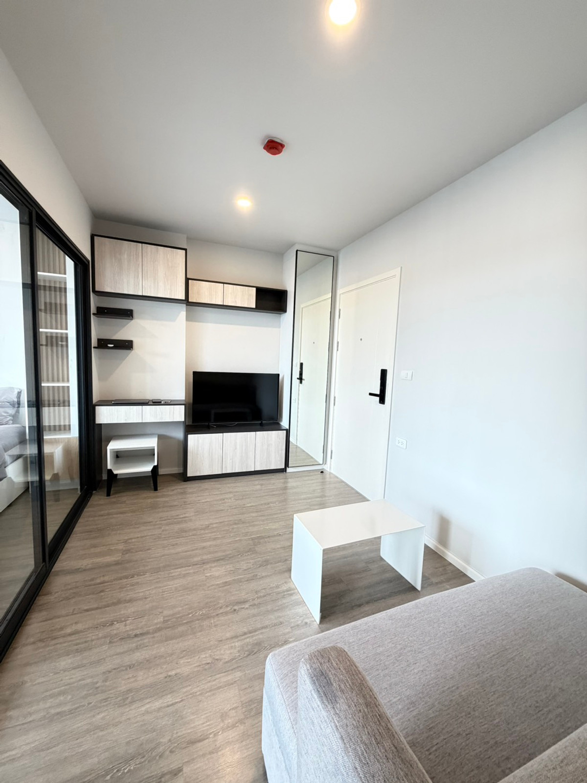 For RentCondoBangna, Bearing, Lasalle : For rent: Blue Sukhumvit 105, 1 bedroom, 28 sq m., fully furnished, ready to move in, only 12,000 baht/month.